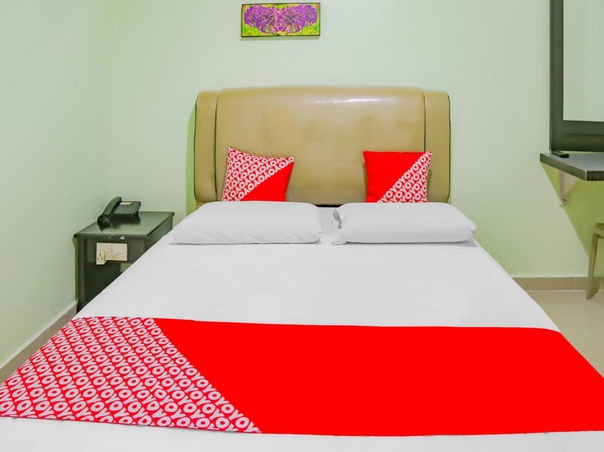 Oyo 90269 Hotel Indorasa 2 Jodoh  المظهر الخارجي الصورة